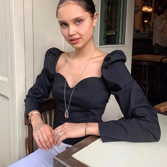 Black Lantern Puff Sleeves Sweetheart Top - Picture 2 of 4